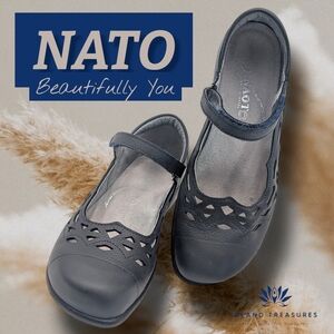 Naot Mary Jane Flats Size US 6 / EU 36 Dark Blue Leather Cutout Orthopedic APMA
